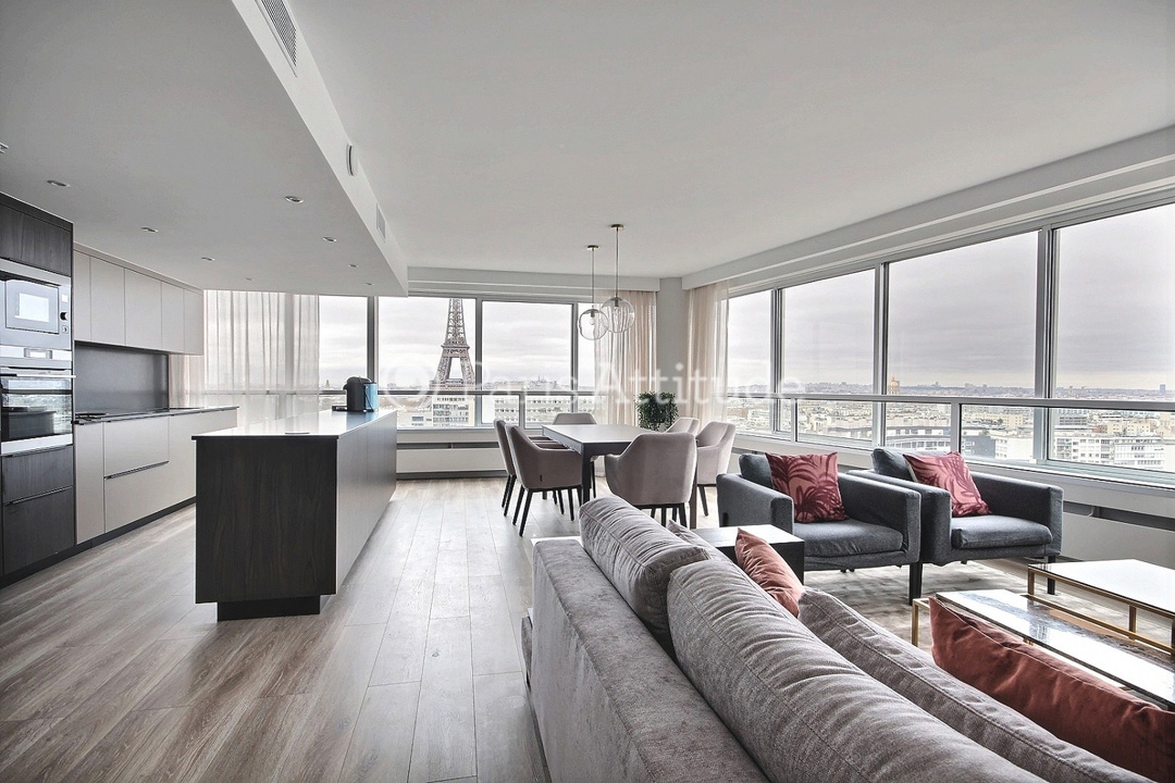 Location Appartement meublé 3 Chambres - 131m² - Champs de Mars - Tour Eiffel - Paris