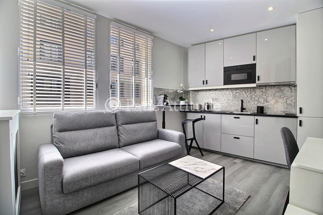 Rent Apartment in Paris 75008 - Furnished - 22m² Champs-Élysées