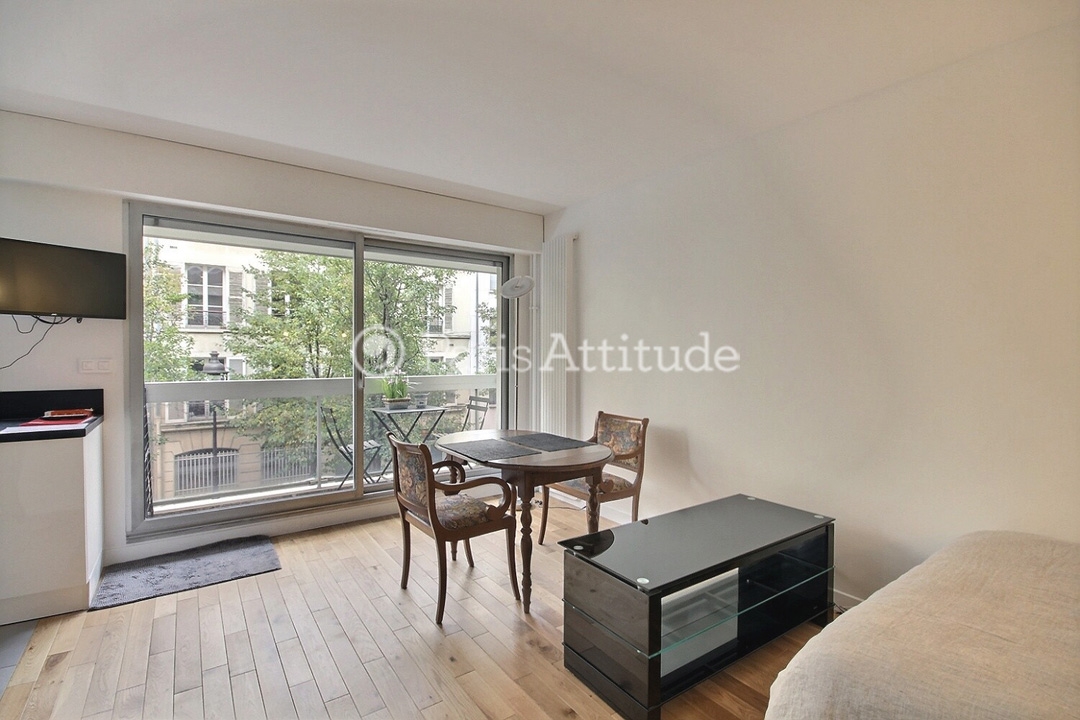 Location Appartement meublé Studio - 28m² - Guy Moquet - Paris